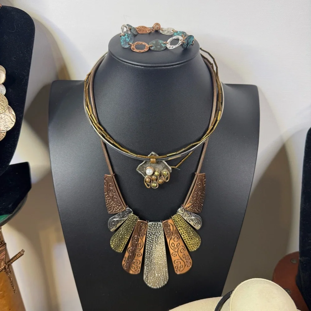 33 Piece COPPER JEWELRY BUNDLE Necklaces-Bracelets-Earrings-Rings Multi Tone - Picture 3 of 12